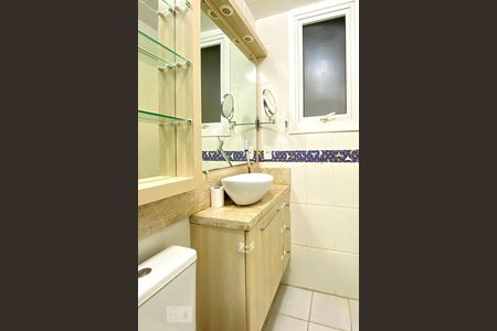 Apartamento à venda com 54m², 2 quartos e 1 vaga Apartamento à venda com 54m², 2 quartos e 1 vagaBanheiro