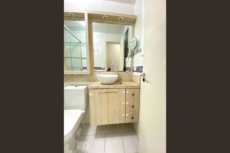 Apartamento à venda com 54m², 2 quartos e 1 vaga Apartamento à venda com 54m², 2 quartos e 1 vagaBanheiro