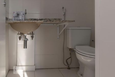 Apartamento à venda com 64m², 2 quartos e 1 vaga Apartamento à venda com 64m², 2 quartos e 1 vagaBanheiro da Suíte