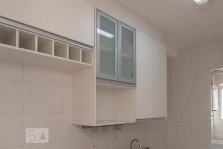 Apartamento à venda com 64m², 2 quartos e 1 vaga Apartamento à venda com 64m², 2 quartos e 1 vagaCozinha - Armários