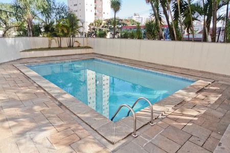 Apartamento à venda com 90m², 3 quartos e 1 vaga Apartamento à venda com 90m², 3 quartos e 1 vagaÁrea comum - Piscina