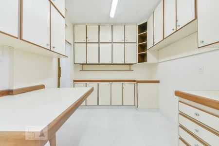 Apartamento à venda com 180m², 3 quartos e 1 vagaCozinha