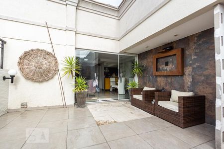 Apartamento à venda com 116m², 2 quartos e 2 vagas Apartamento à venda com 116m², 2 quartos e 2 vagasCobertura