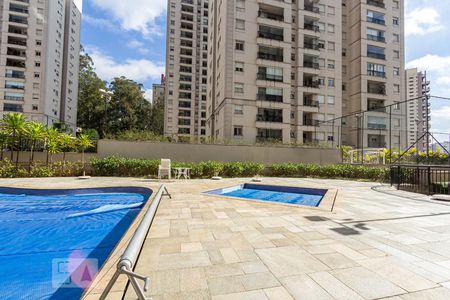 Apartamento à venda com 116m², 2 quartos e 2 vagas Apartamento à venda com 116m², 2 quartos e 2 vagasÁrea comum - Piscina