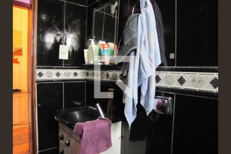 Casa à venda com 413m², 5 quartos e 6 vagasBanheiro Suíte 2