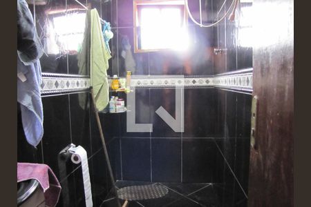 Casa à venda com 413m², 5 quartos e 6 vagasBanheiro Suíte 2