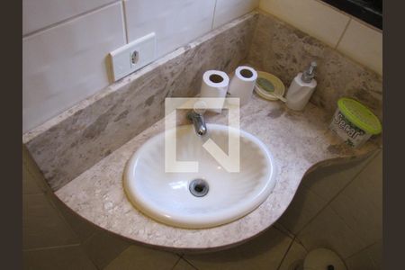 Casa à venda com 413m², 5 quartos e 6 vagasLavabo