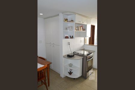 Apartamento à venda com 192m², 4 quartos e 2 vagasCozinha e Área de Serviço