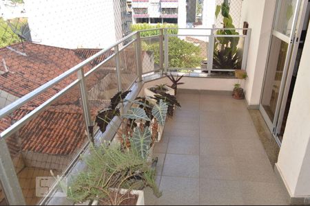 Apartamento à venda com 192m², 4 quartos e 2 vagasVaranda do Quarto 2 e Suíte 2