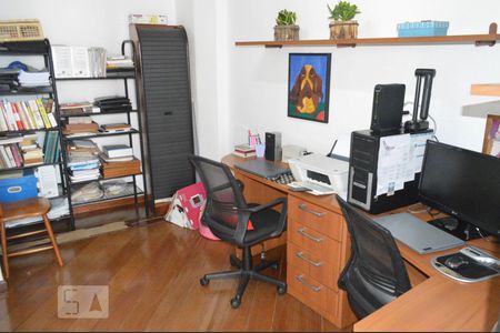 Apartamento à venda com 192m², 4 quartos e 2 vagasQuarto 1