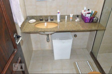 Apartamento à venda com 192m², 4 quartos e 2 vagasBanheiro da Suíte 2