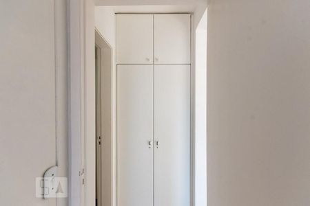 Corredor de apartamento à venda com 2 quartos, 55m² em Rio Comprido, Rio de Janeiro