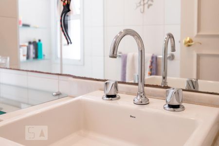 Apartamento para alugar com 124m², 2 quartos e 2 vagas Apartamento para alugar com 124m², 2 quartos e 2 vagasBanheiro Quarto 1 - Suíte