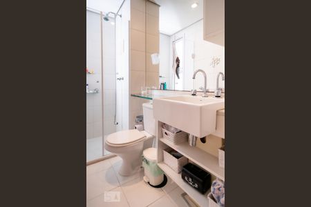 Apartamento para alugar com 124m², 2 quartos e 2 vagas Apartamento para alugar com 124m², 2 quartos e 2 vagasBanheiro Quarto 1 - Suíte