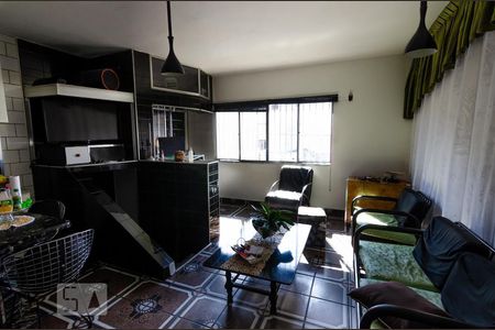 Sala  de casa para alugar com 4 quartos, 200m² em Vila Robertina, São Paulo