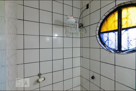 Chuveiro suite 1  de casa para alugar com 4 quartos, 200m² em Vila Robertina, São Paulo