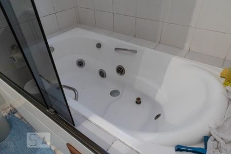 Casa à venda com 297m², 3 quartos e 5 vagasBanheiro da suíte 1