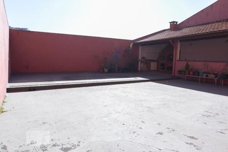 Casa à venda com 297m², 3 quartos e 5 vagasQuintal fundos