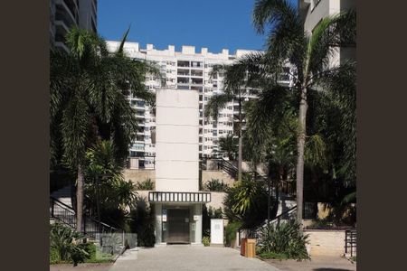 Apartamento para alugar com 75m², 2 quartos e 1 vagaFrente Condomínio 