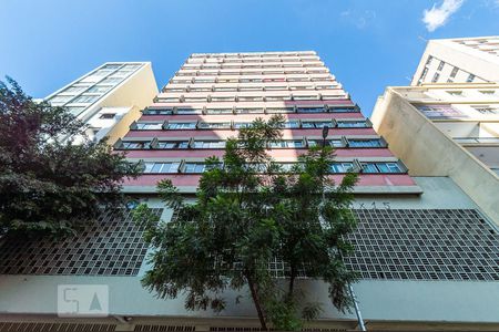 Apartamento à venda com 57m², 2 quartos e sem vaga Apartamento à venda com 57m², 2 quartos e sem vagaFachada