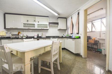 Apartamento à venda com 150m², 4 quartos e 2 vagasCozinha