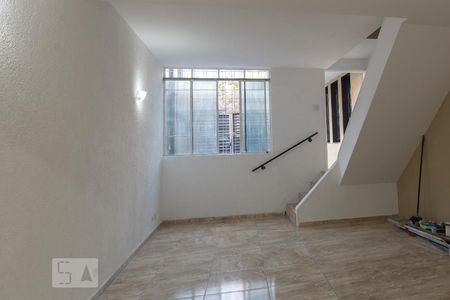 Sala de casa para alugar com 2 quartos, 141m² em Vila Alexandria, São Paulo