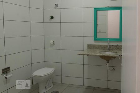 Banheiro Social de casa à venda com 2 quartos, 141m² em Vila Alexandria, São Paulo
