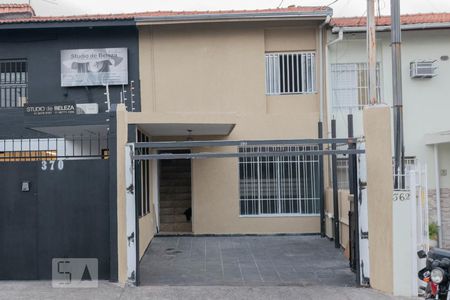 Casa para alugar com 141m², 2 quartos e 1 vagaFachada