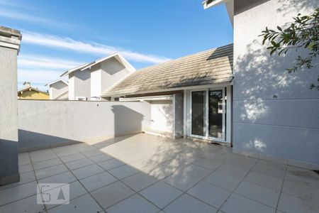 Casa de condomínio à venda com 241m², 3 quartos e 2 vagasTerraço