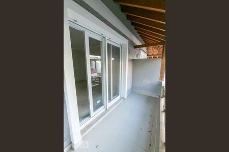 Casa de condomínio à venda com 241m², 3 quartos e 2 vagasVaranda do Quarto 1