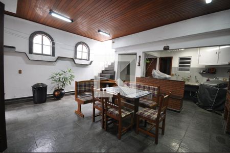 Casa à venda com 390m², 3 quartos e 2 vagasChurrasqueira