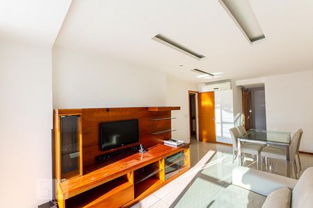 Sala de Apartamento com 2 quartos, 87m² Icaraí
