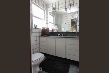 Apartamento à venda com 200m², 4 quartos e 1 vagaBanheiro da Suíte