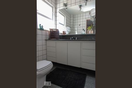 Apartamento à venda com 200m², 4 quartos e 1 vagaBanheiro da Suíte