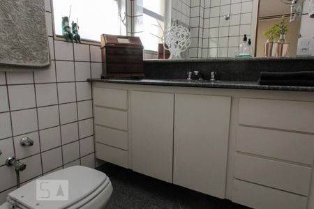 Apartamento à venda com 200m², 4 quartos e 1 vagaBanheiro da Suíte