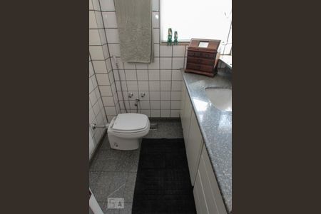 Apartamento à venda com 200m², 4 quartos e 1 vagaBanheiro da Suíte