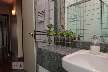 Apartamento à venda com 200m², 4 quartos e 1 vagaBanheiro Corredor