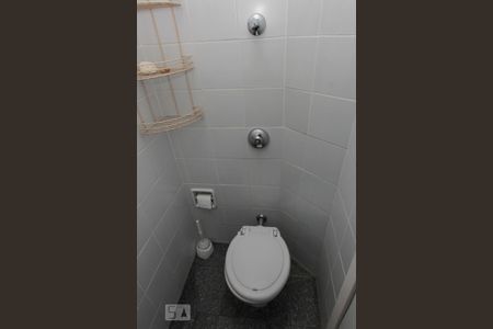 Apartamento à venda com 200m², 4 quartos e 1 vagaBanheiro da Área de Serviço