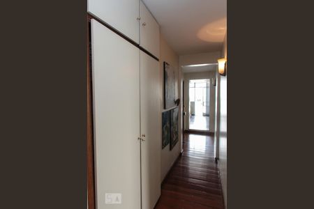 Apartamento à venda com 200m², 4 quartos e 1 vagaCorredor