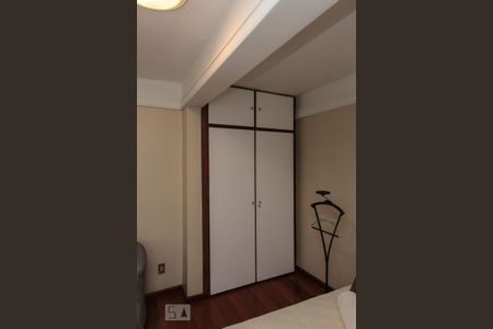 Apartamento à venda com 200m², 4 quartos e 1 vagaQuarto 2