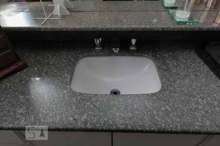 Apartamento à venda com 200m², 4 quartos e 1 vagaBanheiro da Suíte