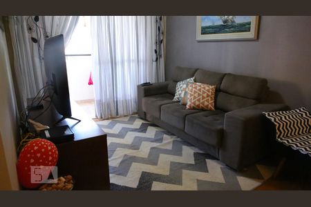 Sala de apartamento para alugar com 3 quartos, 85m² em Vila Gumercindo, São Paulo