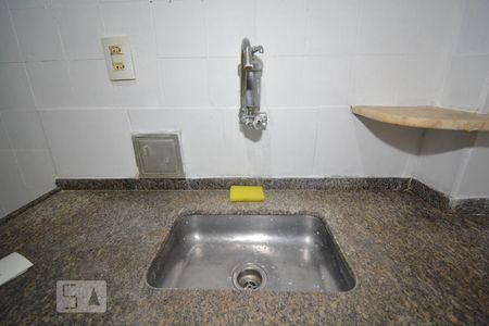 Apartamento para alugar com 84m², 2 quartos e sem vagaCozinha e Área de Serviço