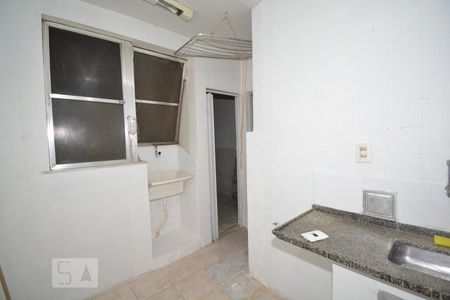 Apartamento para alugar com 84m², 2 quartos e sem vagaCozinha e Área de Serviço