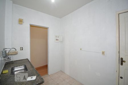 Apartamento para alugar com 84m², 2 quartos e sem vagaCozinha e Área de Serviço