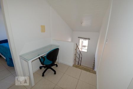 Apartamento para alugar com 150m², 3 quartos e 1 vaga Apartamento para alugar com 150m², 3 quartos e 1 vagaEscada