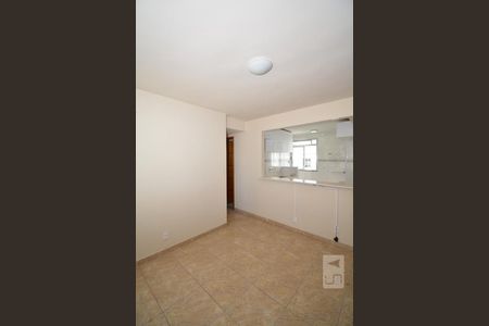 Sala de apartamento para alugar com 2 quartos, 45m² em Inhaúma, Rio de Janeiro