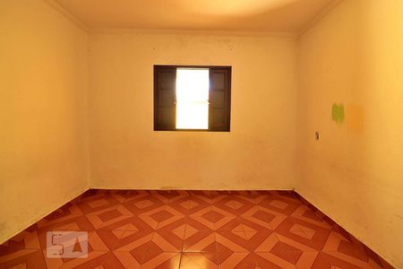 Casa à venda com 302m², 3 quartos e 2 vagasCasa Fundos - Quarto