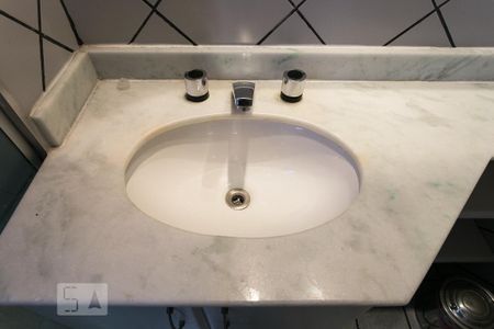Apartamento à venda com 78m², 3 quartos e 2 vagasBanheiro da Suíte