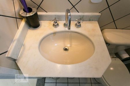 Apartamento à venda com 78m², 3 quartos e 2 vagasBanheiro Social